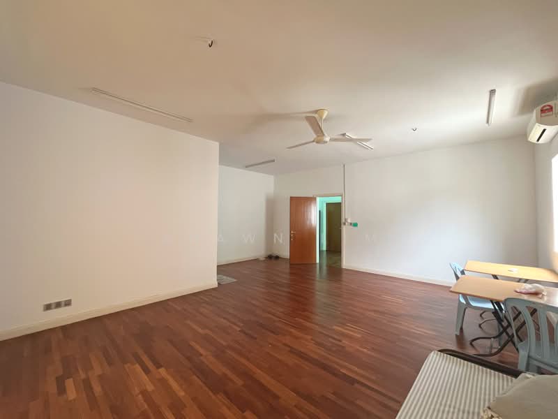 Rumah Teres 3-Tingkat untuk Dijual di Taman Taming Indah 2 (Bandar Sungai Long) - Shawn Lim - Living Room - PropertyGuru.com.my