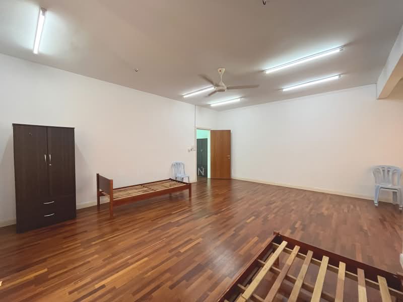 Rumah Teres 3-Tingkat untuk Dijual di Taman Taming Indah 2 (Bandar Sungai Long) - Shawn Lim - Bedroom - PropertyGuru.com.my