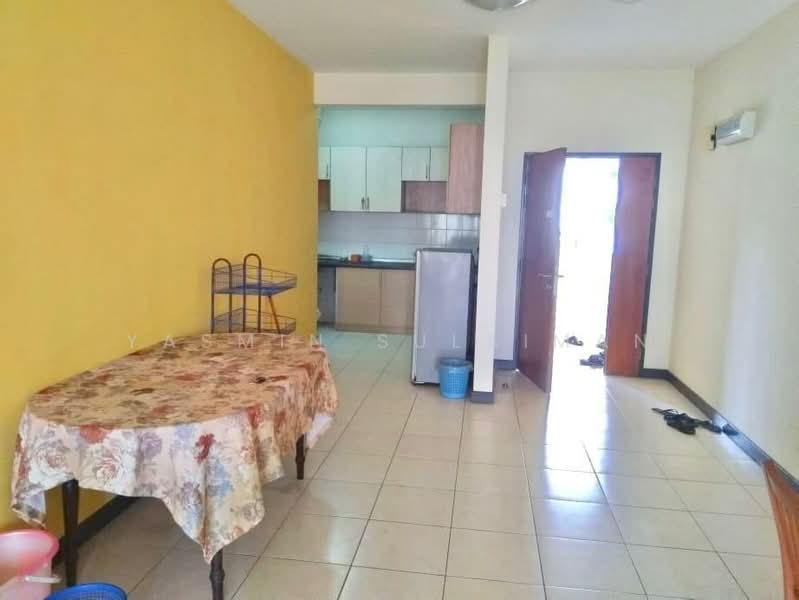 Condominium for Sale at Cova Villa - Yasmin Sulaiman - Kitchen - PropertyGuru.com.my
