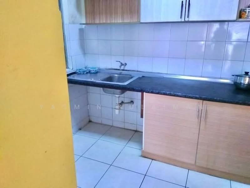 Condominium for Sale at Cova Villa - Yasmin Sulaiman - Kitchen - PropertyGuru.com.my