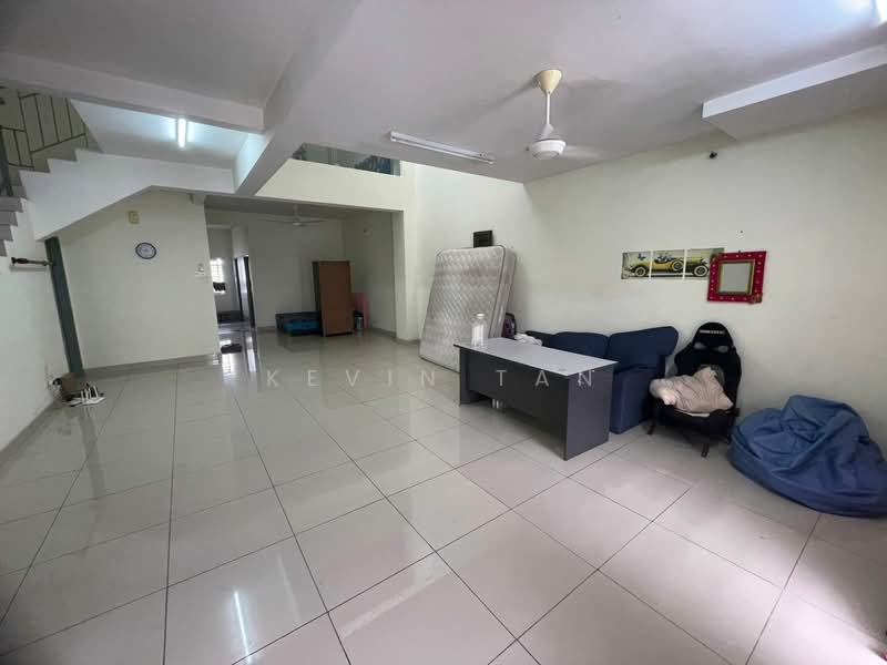 2-storey Terraced House for Sale in Lakeside Residences (Puchong) - Kevin Tan - Living Room - PropertyGuru.com.my