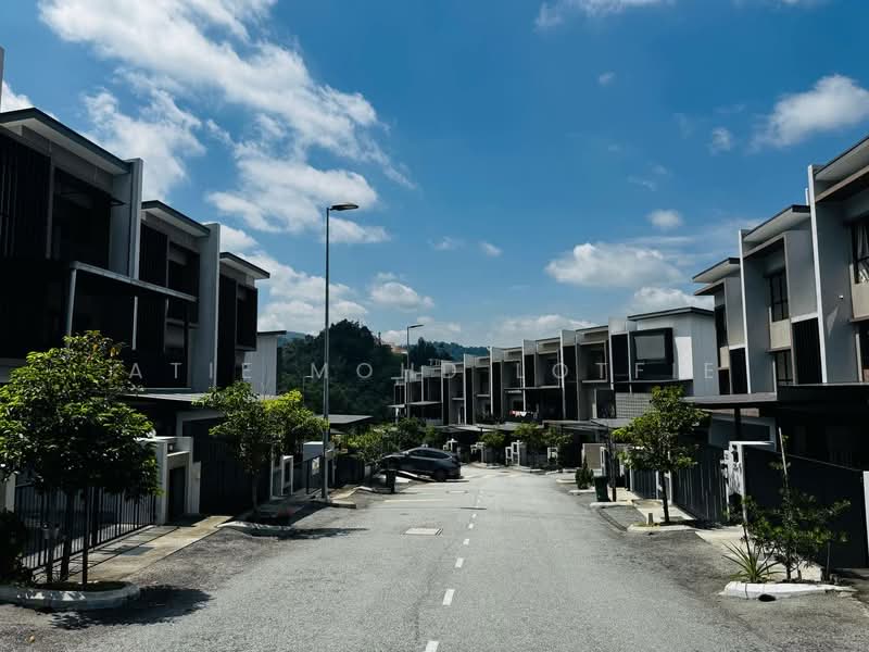 Rumah Teres 3 Tingkat untuk Dijual di Ukay Bistari (Ulu Kelang) - Atie Mohd Lotfie - Exterior - PropertyGuru.com.my