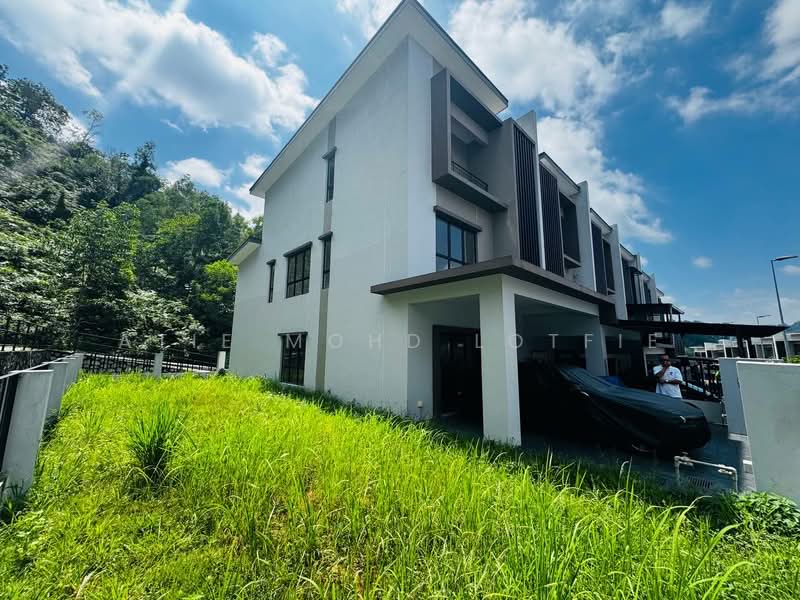Rumah Teres 3 Tingkat untuk Dijual di Ukay Bistari (Ulu Kelang) - Atie Mohd Lotfie - Exterior - PropertyGuru.com.my
