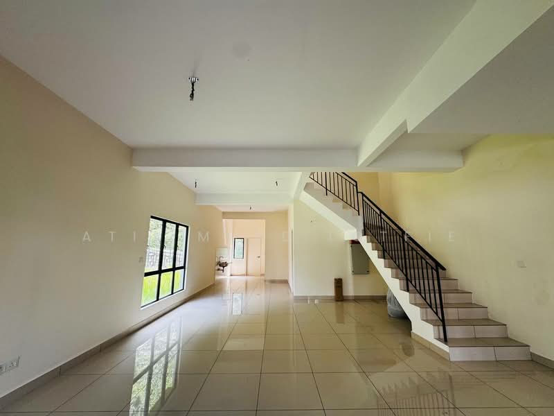 Rumah Teres 3 Tingkat untuk Dijual di Ukay Bistari (Ulu Kelang) - Atie Mohd Lotfie - Living Room - PropertyGuru.com.my