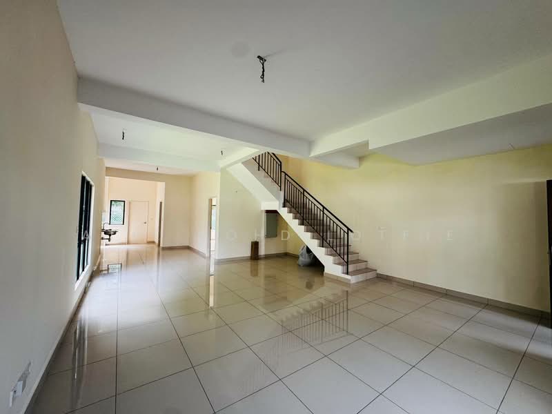 Rumah Teres 3 Tingkat untuk Dijual di Ukay Bistari (Ulu Kelang) - Atie Mohd Lotfie - Living Room - PropertyGuru.com.my