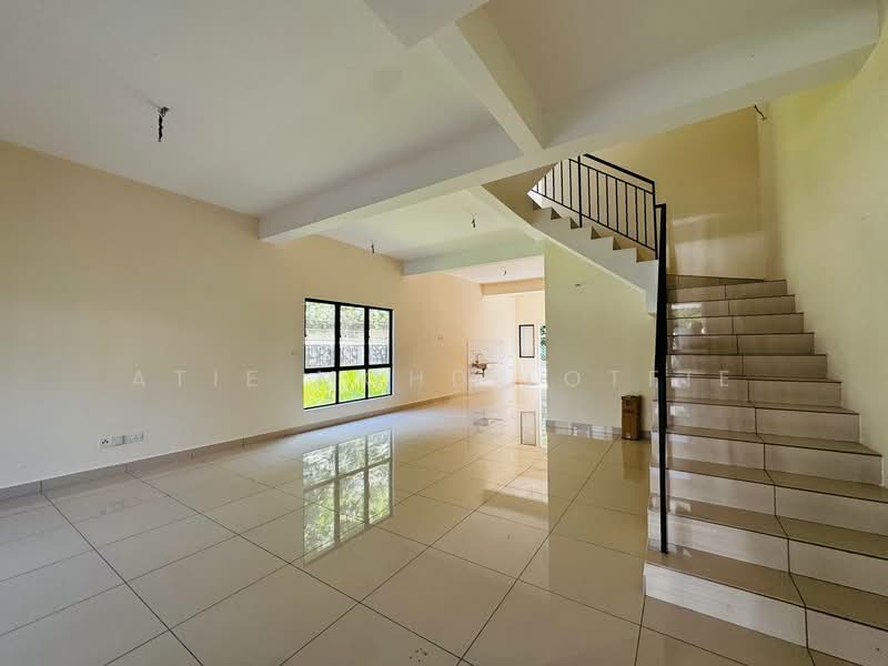 Rumah Teres 3 Tingkat untuk Dijual di Ukay Bistari (Ulu Kelang) - Atie Mohd Lotfie - Living Room - PropertyGuru.com.my