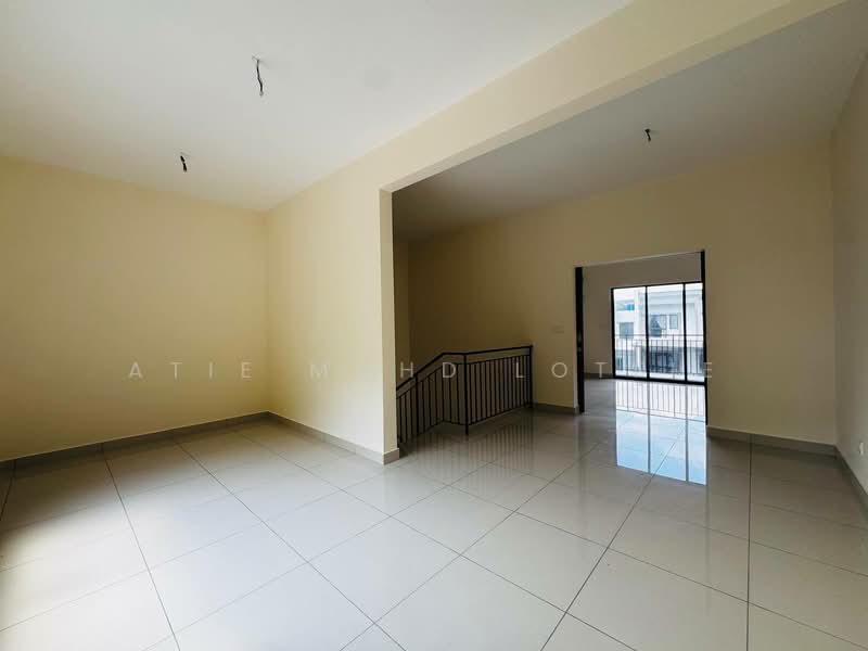 Rumah Teres 3 Tingkat untuk Dijual di Ukay Bistari (Ulu Kelang) - Atie Mohd Lotfie - Living Room - PropertyGuru.com.my