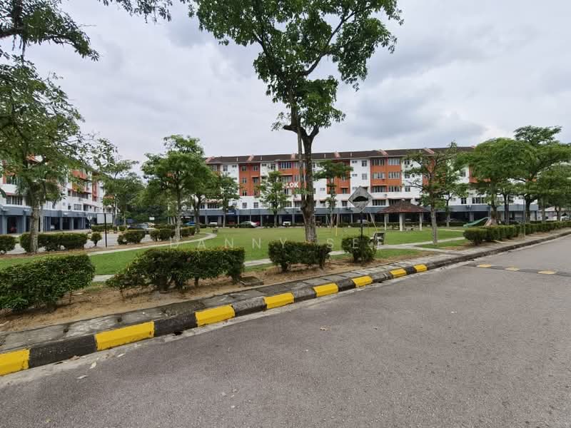 Pangsapuri untuk Dijual di Sri Putra Apartment - Danny See - Exterior - PropertyGuru.com.my