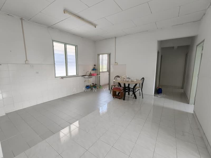 Pangsapuri untuk Dijual di Sri Putra Apartment - Danny See - Kitchen - PropertyGuru.com.my