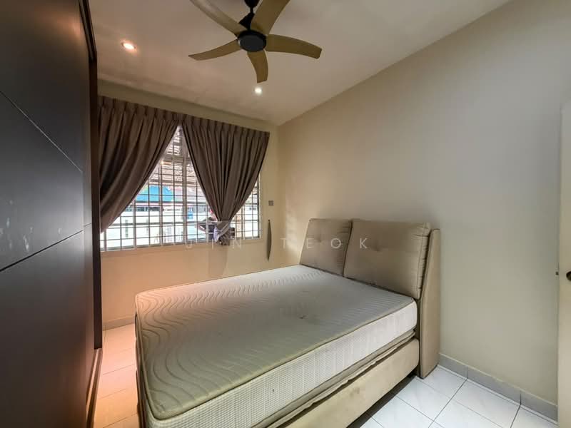 Rumah Teres 1-Tingkat untuk Disewa di Taman Perling (Perling) - Jin Teok - Bedroom - PropertyGuru.com.my