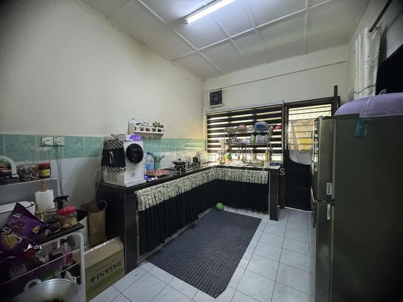Rumah Teres 1-Tingkat untuk Dijual di Seksyen 30 (Shah Alam) - Izzah Alias - Kitchen - PropertyGuru.com.my
