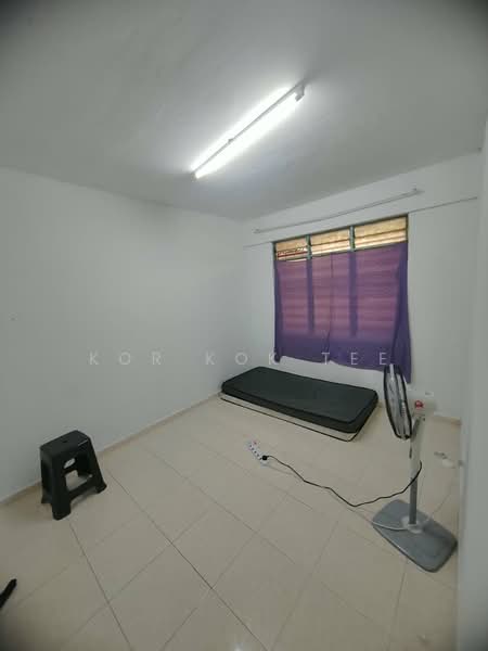 Flat for Rent at Desa Mentari PJS 2 - Kor Kok Tee - Bedroom - PropertyGuru.com.my
