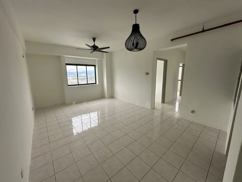 Servis Apartment untuk Dijual di Villa Mutiara @ Mutiara Kompleks - Kevin Tan - Living Room - PropertyGuru.com.my