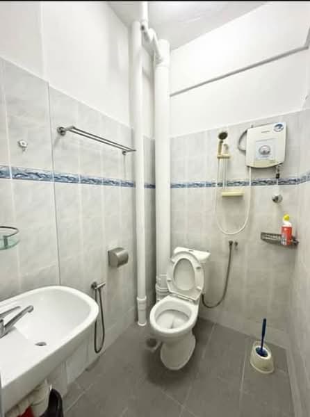 Pangsapuri untuk Dijual di Taman Jelutong - Wilson Goh - Bathroom - PropertyGuru.com.my