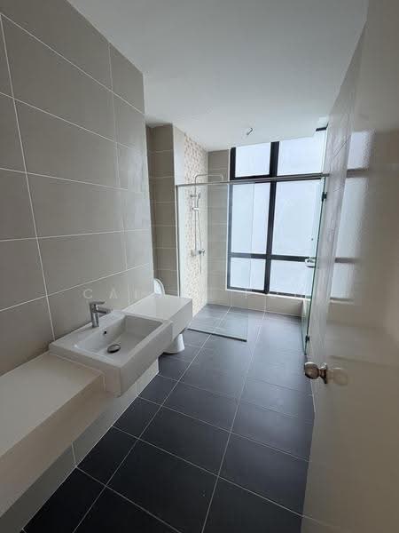 Kondominium untuk Disewa di Brezza Hill - Calvin Poh - Bathroom - PropertyGuru.com.my