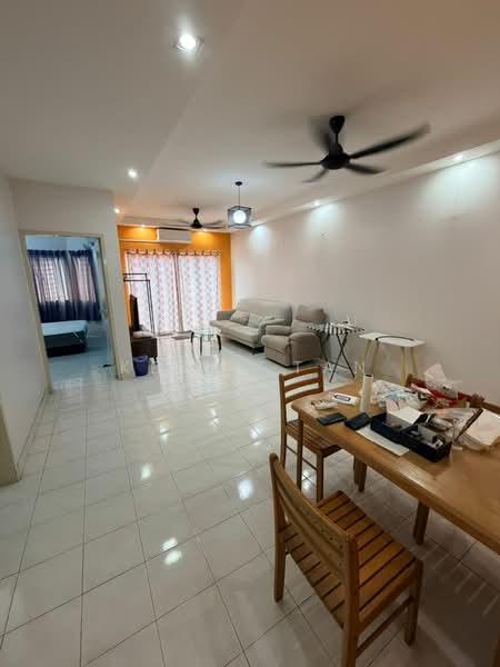 Pangsapuri untuk Disewa di Puteri Bayu Apartment - Kevin Tan - Living Room - PropertyGuru.com.my