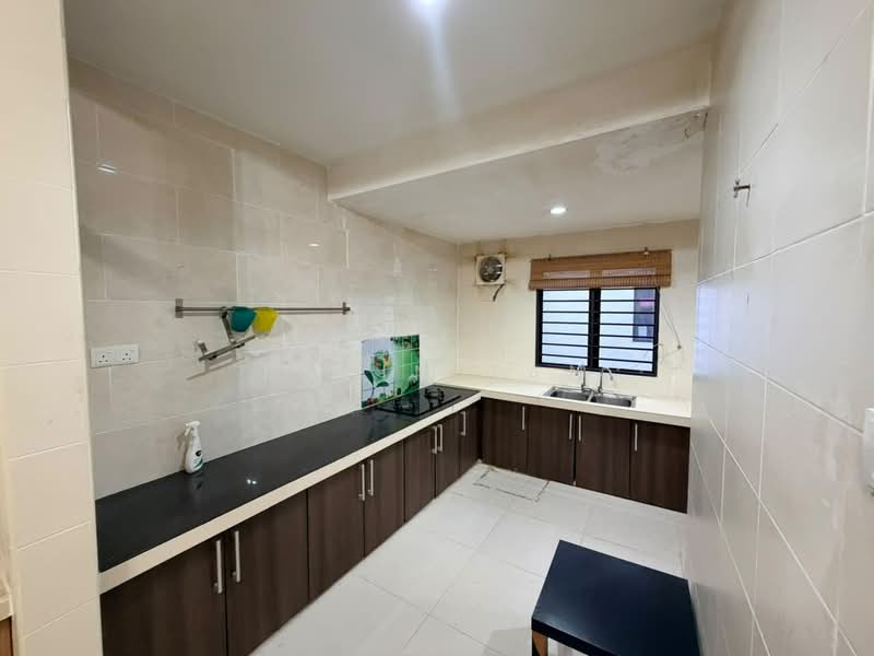 2-storey Terraced House for Sale in Lakeside Residences (Puchong) - Kevin Tan - Kitchen - PropertyGuru.com.my