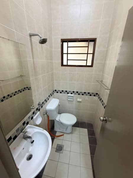 2-storey Terraced House for Sale in Lakeside Residences (Puchong) - Kevin Tan - Bathroom - PropertyGuru.com.my