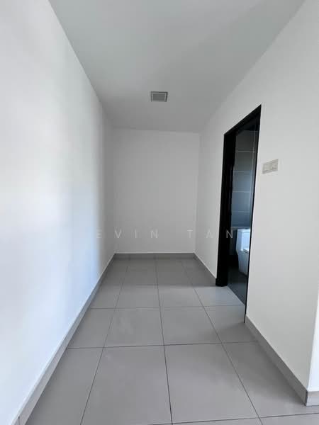2-storey Terraced House for Sale in Lakeside Residences (Puchong) - Kevin Tan - Corridor - PropertyGuru.com.my