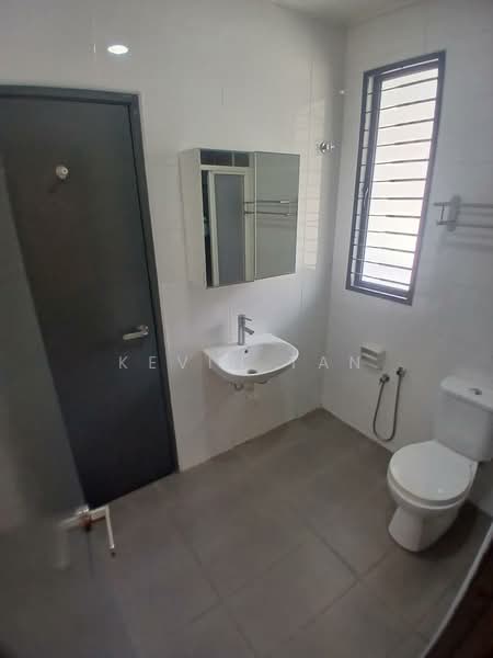 2.5-storey Terraced House for Sale in Lakeside Residences (Puchong) - Kevin Tan - Bathroom - PropertyGuru.com.my
