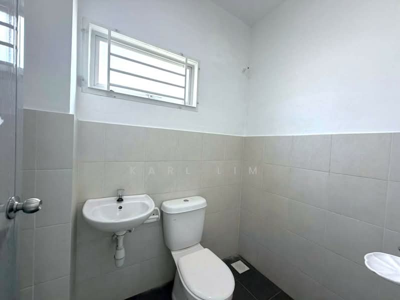 2.5-storey Terraced House for Sale in Skudai (Johor) - Karl Lim - Bathroom - PropertyGuru.com.my