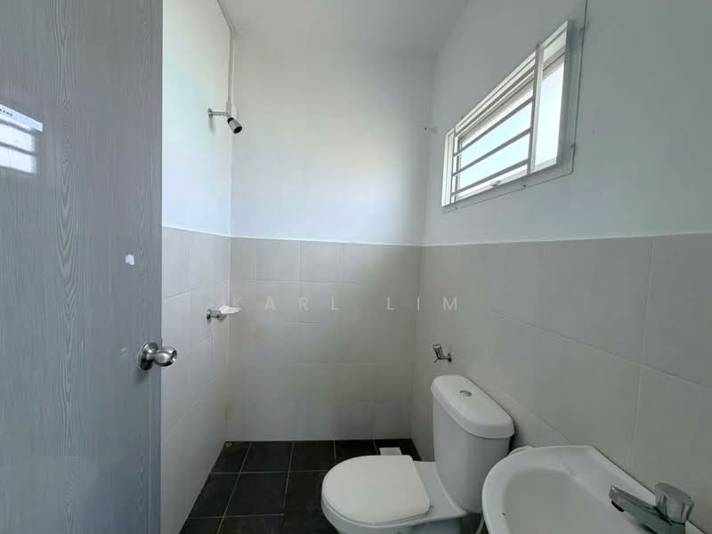 2.5-storey Terraced House for Sale in Skudai (Johor) - Karl Lim - Bathroom - PropertyGuru.com.my
