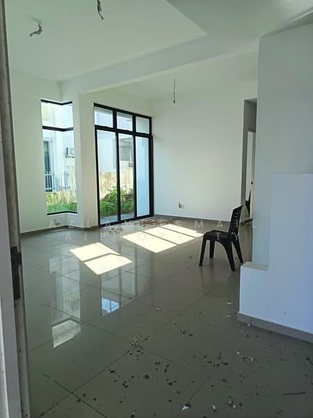 Cluster House for Sale in Kota Masai (Pasir Gudang) - Azlan Ismail aiproperty - Living Room - PropertyGuru.com.my