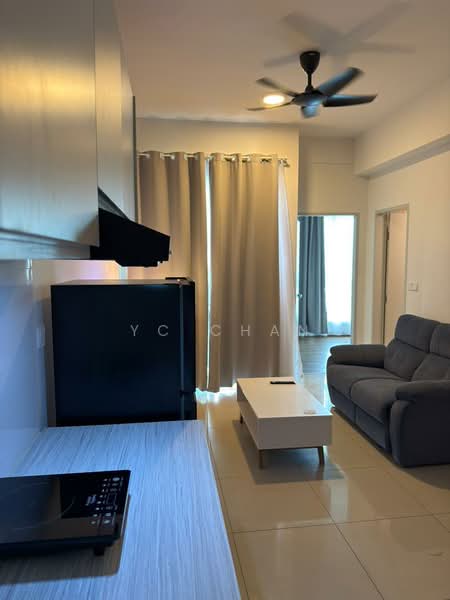 Servis Apartment untuk Dijual di Plaza @ Kelana Jaya - YC Chan - Living Room - PropertyGuru.com.my