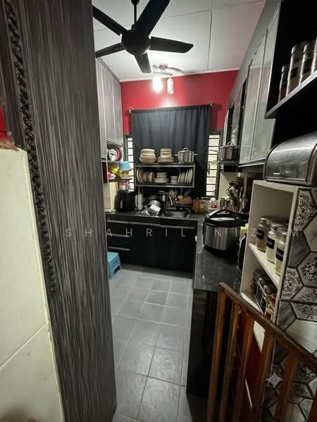 1-storey Terraced House for Sale in Bandar Putera 2 (Klang) - Dr Shahril Nizam - Kitchen - PropertyGuru.com.my