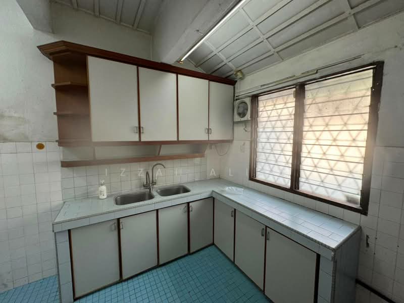 Rumah Teres 2-Tingkat untuk Dijual di Taman Sri Gombak (Gombak) - Izzah Alias - Kitchen - PropertyGuru.com.my