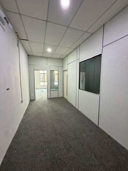 Kedai / Pejabat untuk Disewa di Senawang (Negeri Sembilan) - Dennix Chin - Corridor - PropertyGuru.com.my