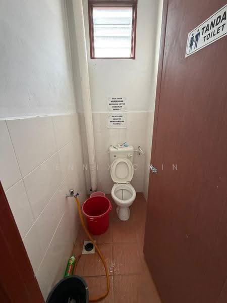 Kedai / Pejabat untuk Disewa di Senawang (Negeri Sembilan) - Dennix Chin - Bathroom - PropertyGuru.com.my