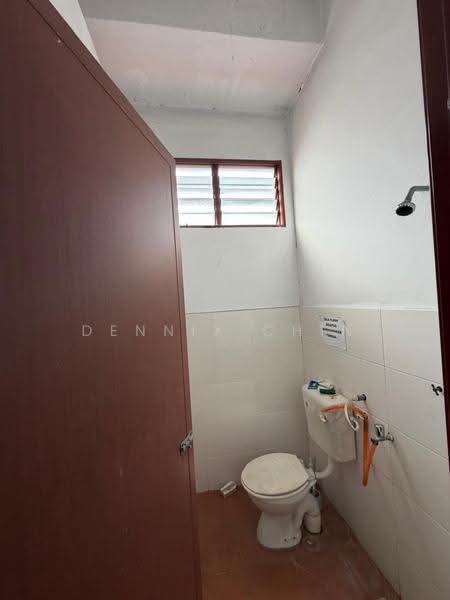 Kedai / Pejabat untuk Disewa di Senawang (Negeri Sembilan) - Dennix Chin - Bathroom - PropertyGuru.com.my