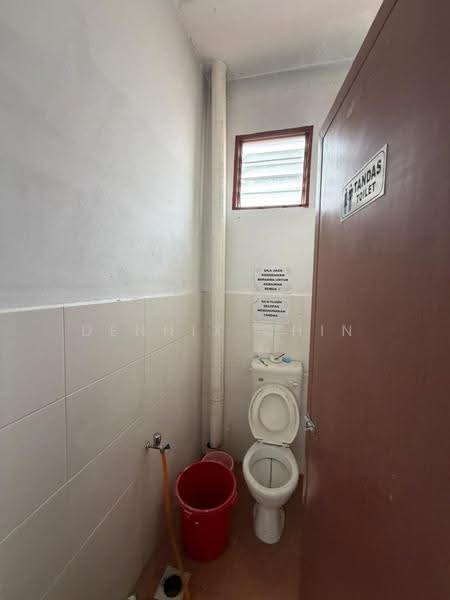 Kedai / Pejabat untuk Disewa di Senawang (Negeri Sembilan) - Dennix Chin - Bathroom - PropertyGuru.com.my