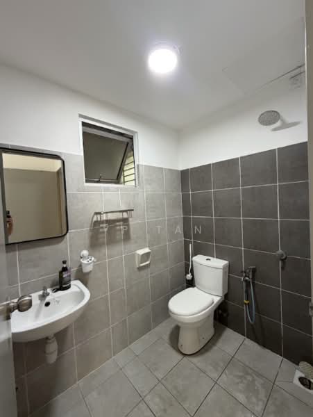 Pangsapuri untuk Disewa di Lily Apartment @ Kuchai Lama - YP Tan - Bathroom - PropertyGuru.com.my
