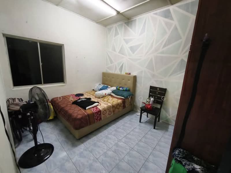 Rumah Teres 2 Tingkat untuk Dijual di Taman Permai (Seremban) - Daniel Yong - Bedroom - PropertyGuru.com.my