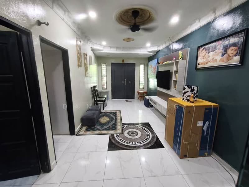 Rumah Teres 2 Tingkat untuk Dijual di Taman Permai (Seremban) - Daniel Yong - Living Room - PropertyGuru.com.my