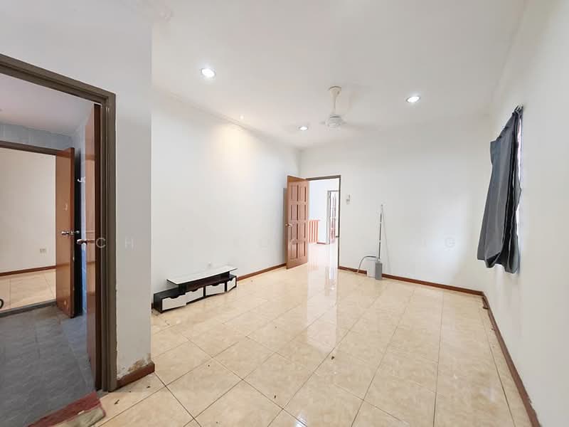Semi-Detached House for Sale in Seri Kembangan (Selangor) - Chow Kok Toong - Living Room - PropertyGuru.com.my
