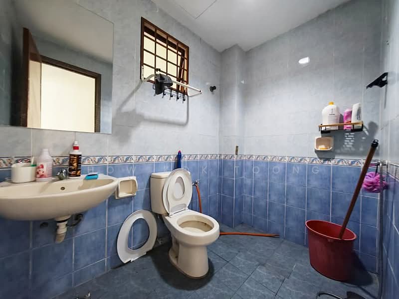 Semi-Detached House for Sale in Seri Kembangan (Selangor) - Chow Kok Toong - Bathroom - PropertyGuru.com.my