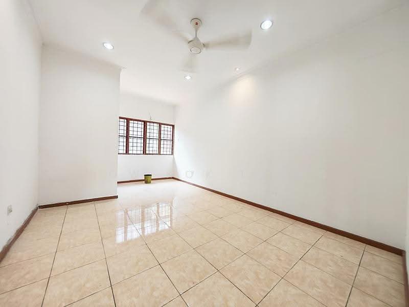 Semi-Detached House for Sale in Seri Kembangan (Selangor) - Chow Kok Toong - Living Room - PropertyGuru.com.my