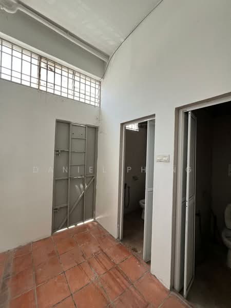 Shop / Office for Rent in George Town (Penang) - Daniel Phang - Bathroom - PropertyGuru.com.my
