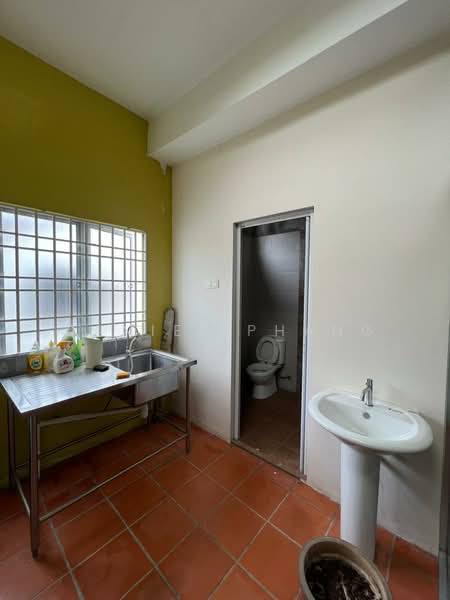 Shop / Office for Rent in George Town (Penang) - Daniel Phang - Bathroom - PropertyGuru.com.my