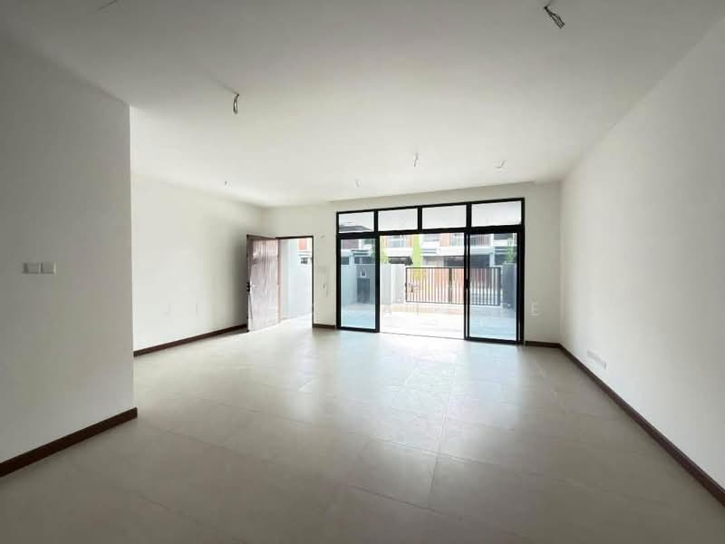 2-storey Terraced House for Sale in Puteri Harbour (Iskandar Puteri (Nusajaya)) - Jiin Chai Lee - Living Room - PropertyGuru.com.my