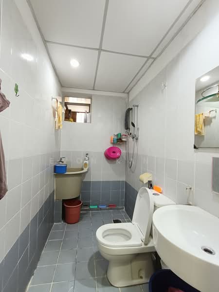 Pangsapuri untuk Dijual di Suria Mutiara - Evon Kang - Bathroom - PropertyGuru.com.my