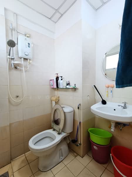Pangsapuri untuk Dijual di Suria Mutiara - Evon Kang - Bathroom - PropertyGuru.com.my