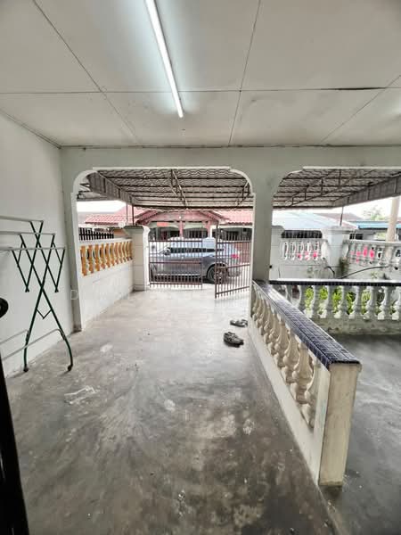 Rumah Teres 1-Tingkat untuk Dijual di Taman Universiti (Skudai) - Daniel Yong - Exterior - PropertyGuru.com.my
