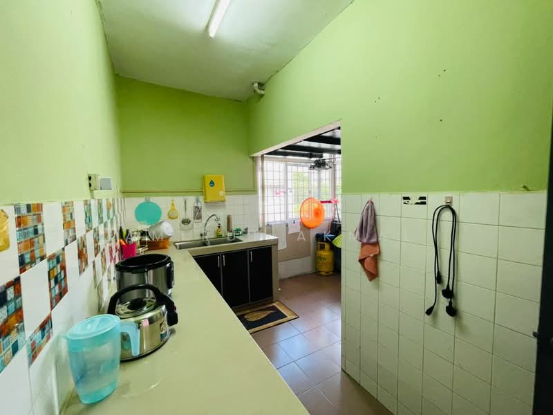 Apartment for Sale at Taman Kinrara Section 2 Apartment - Amirul Akmal - Kitchen - PropertyGuru.com.my