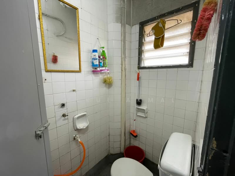 Apartment for Sale at Taman Kinrara Section 2 Apartment - Amirul Akmal - Bathroom - PropertyGuru.com.my