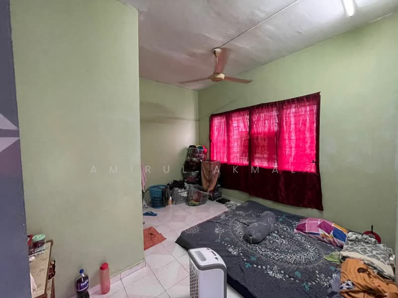 Apartment for Sale at Taman Kinrara Section 2 Apartment - Amirul Akmal - Bedroom - PropertyGuru.com.my