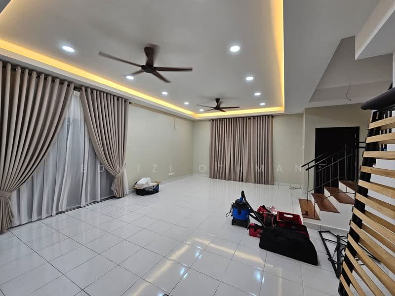 Rumah Teres 2 Tingkat untuk Dijual di Senawang (Negeri Sembilan) - Edmizi Othman - Living Room - PropertyGuru.com.my